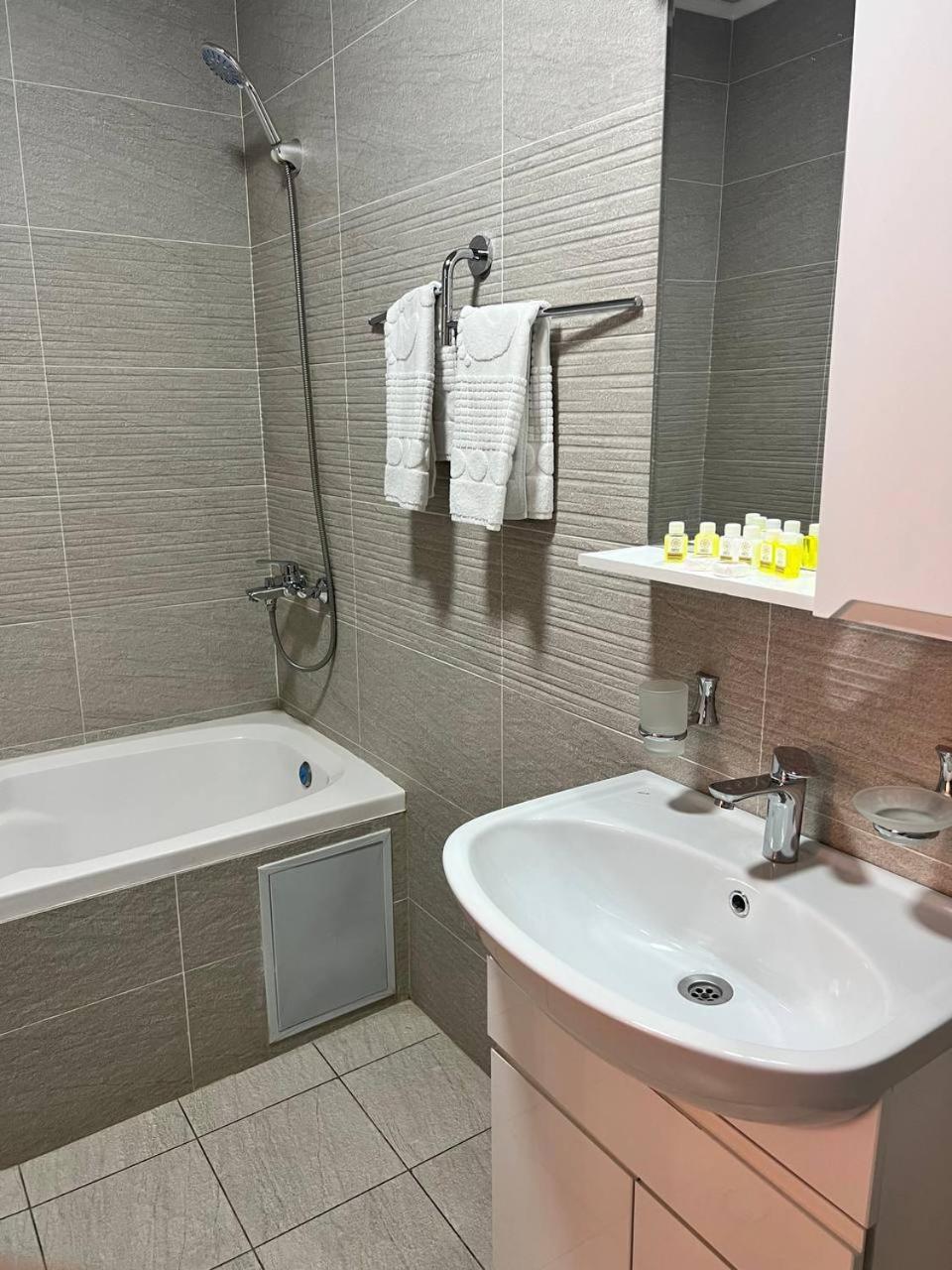 Orzu Hotel نمنغان المظهر الخارجي الصورة