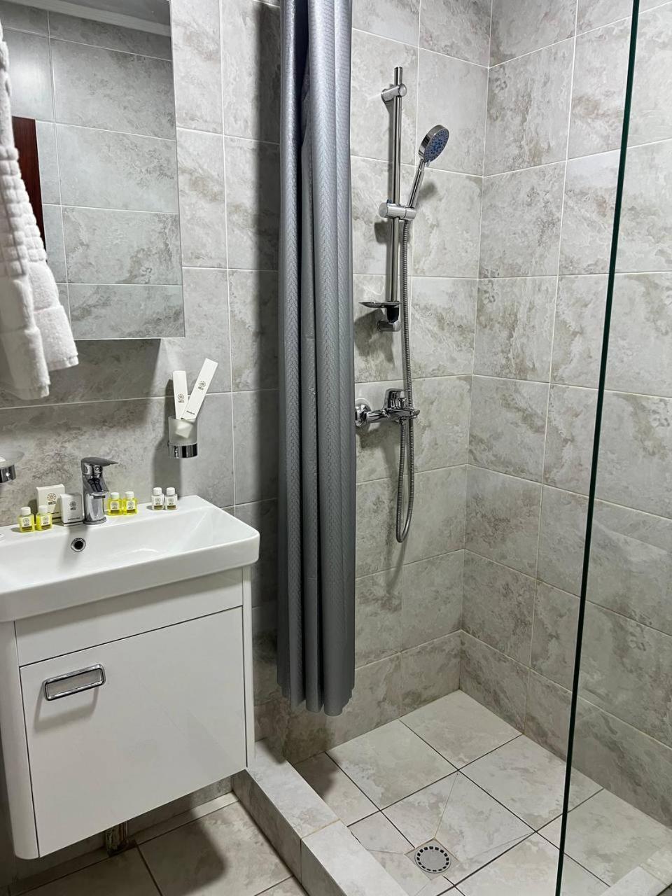 Orzu Hotel نمنغان المظهر الخارجي الصورة