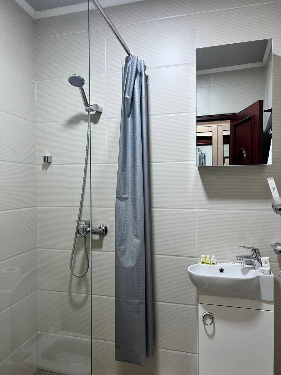 Orzu Hotel نمنغان المظهر الخارجي الصورة